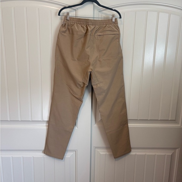 Lululemon Utilitech Pull-On Classic-Fit Pant 30" like new size medium - Picture 8 of 9